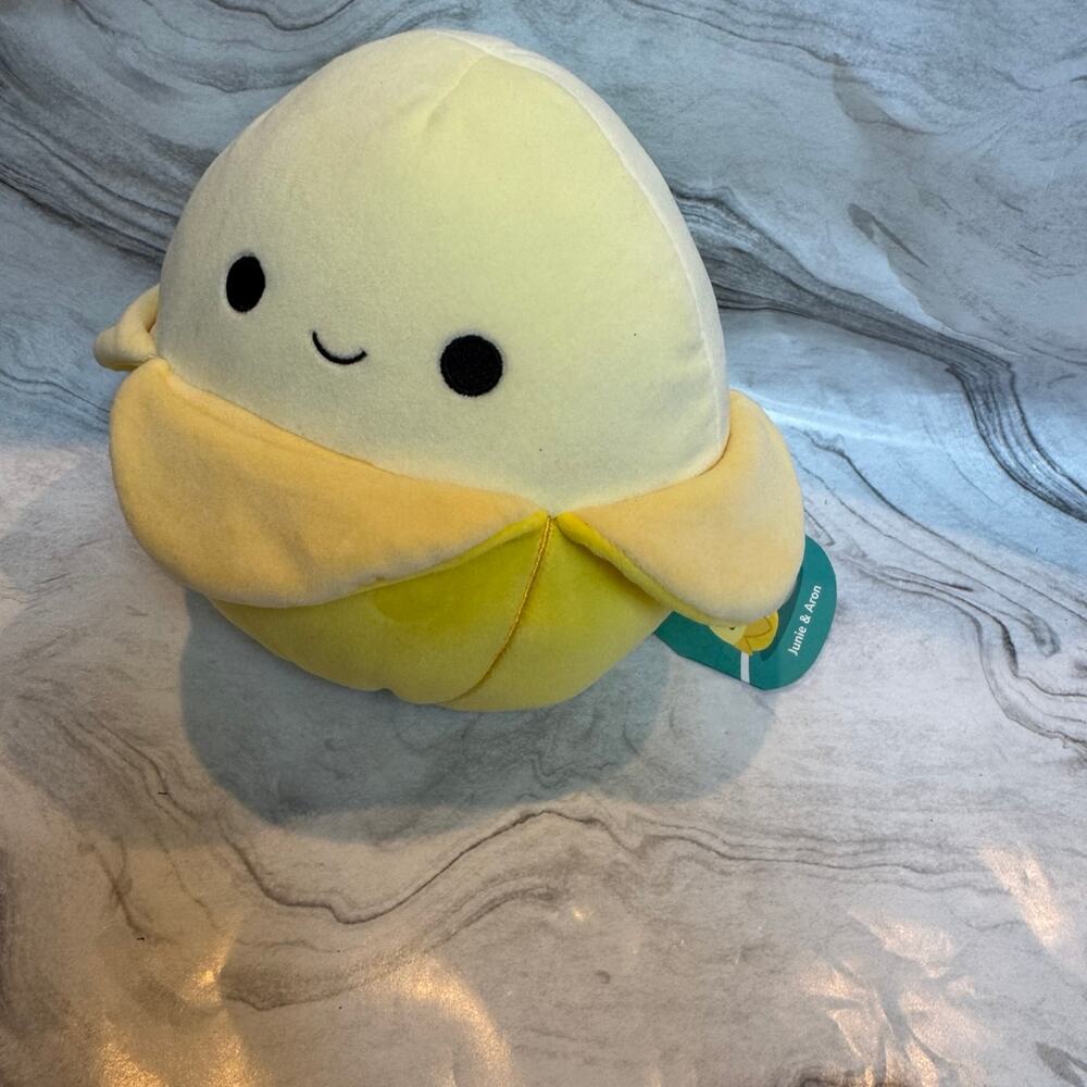 Junie and Aron Flip a mallows Squishmallow